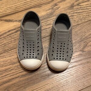 Native Jefferson sandals